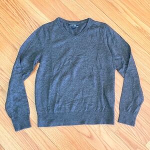 Boy’s size 10-12 Lands’ End gray sweater in excellent condition